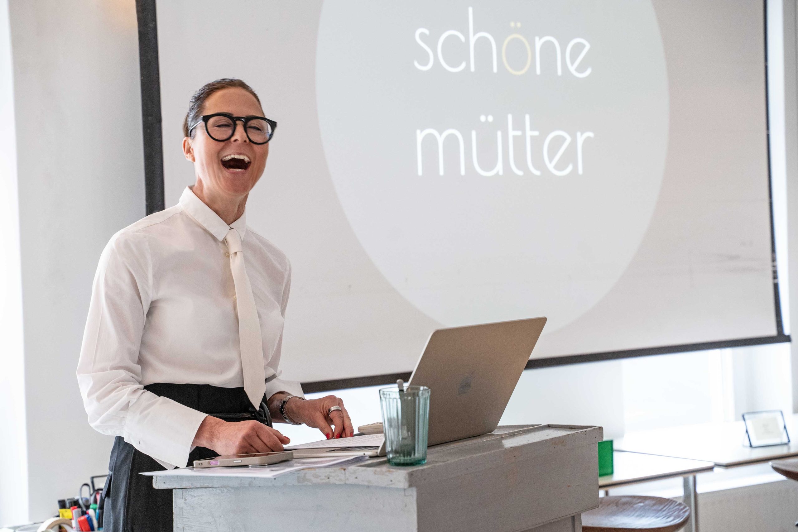 Moni Homann als Speaker bei der Convention 2026